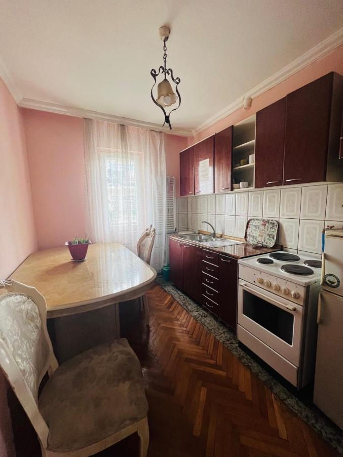 Guest House Velania Pristina Extérieur photo
