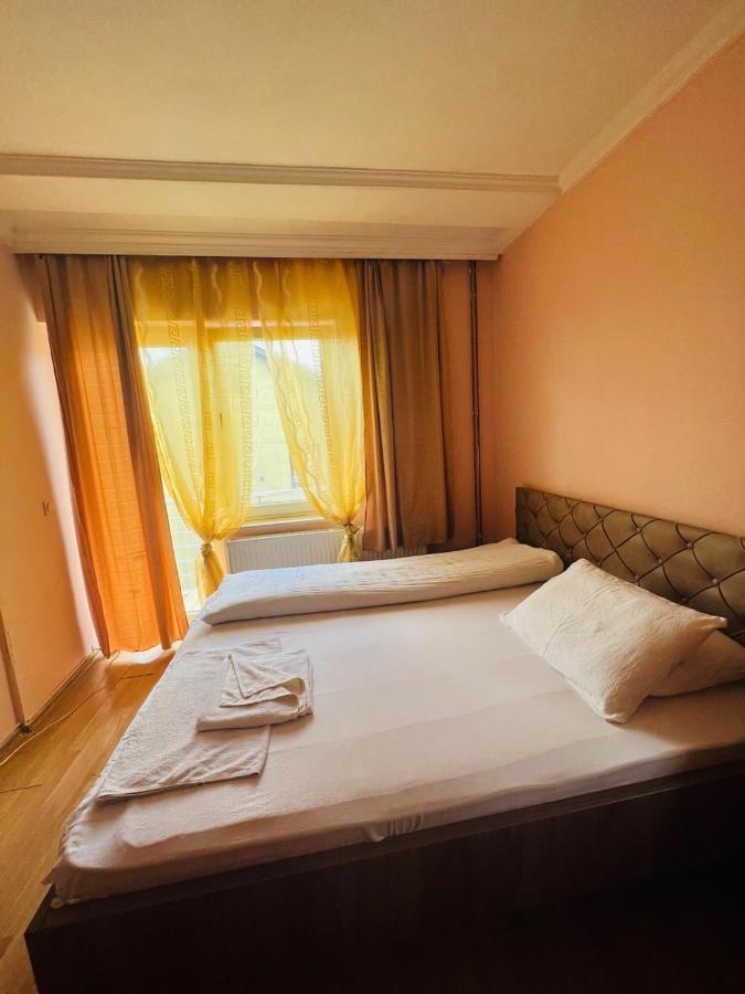 Guest House Velania Pristina Extérieur photo