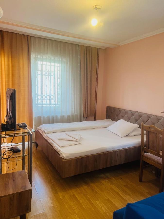 Guest House Velania Pristina Extérieur photo