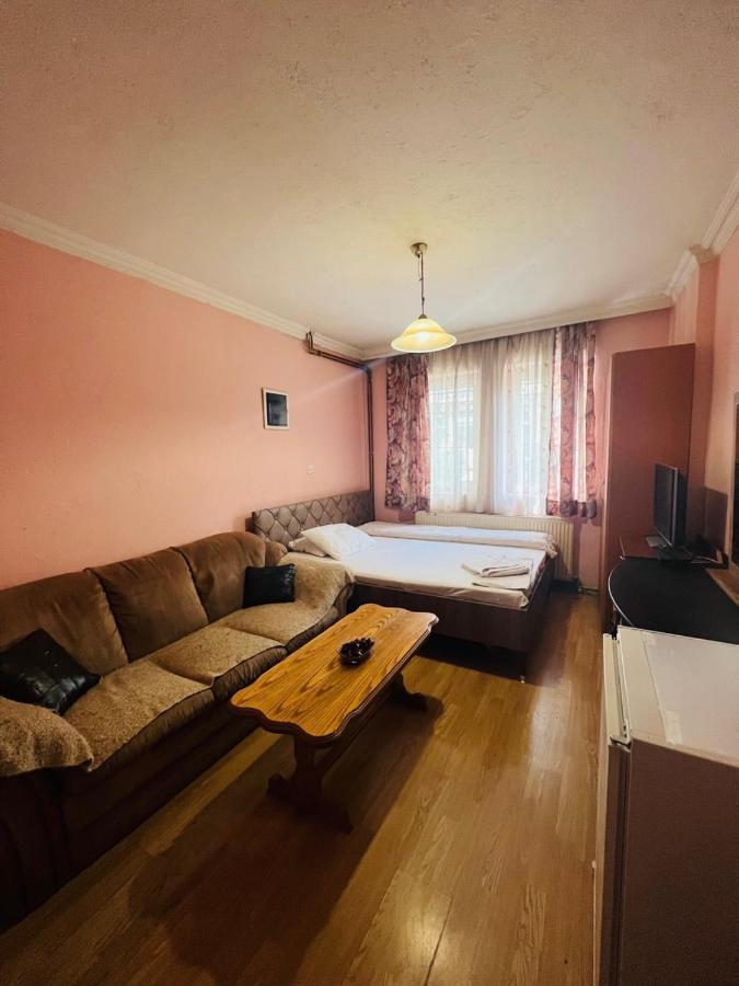Guest House Velania Pristina Extérieur photo