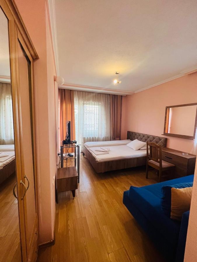 Guest House Velania Pristina Extérieur photo